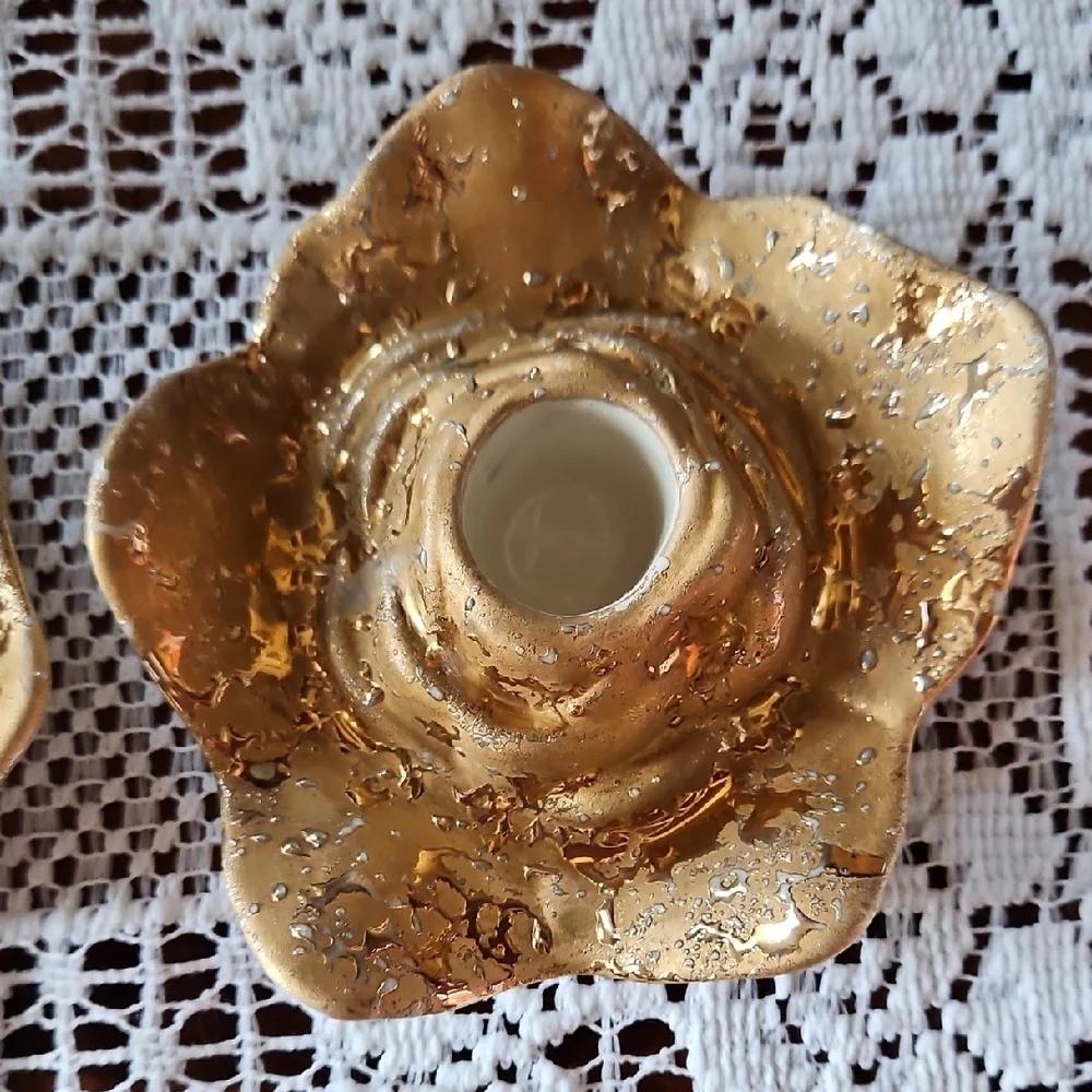 Gorgeous 1940s 22K Gold Rose Shaped 